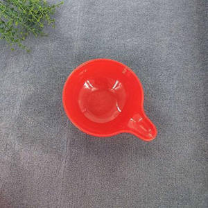 Utensilios de un o dos yuanes: cucharones para harina, cucharones para arroz, cucharones de plástico para agua, cucharas para agua, cucharones para fideos y cucharones de plástico rojos. - Product Image 4