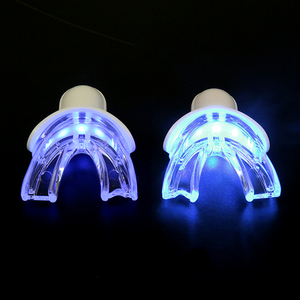 <span class=keywords><strong>Appareil</strong></span> buccal LED à lumière bleue avec logo personnalisé 460-465nm et gouttières de blanchiment <span class=keywords><strong>dentaire</strong></span> multi-usages sans BPA - Product Image 1