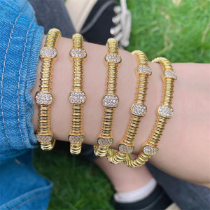 สร้อยข้อมือเพชรสวิสชุบทอง24K สำหรับผู้หญิงกำไลข้อมือแฟชั่นสไตล์ดูไบ - Product Image 3