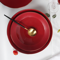 Ensemble de vaisselle nordique assiettes à dîner rouges ensembles de vaisselle vaisselle en porcelaine vaisselle en céramique de luxe assiette de bols de luxe pour Noël