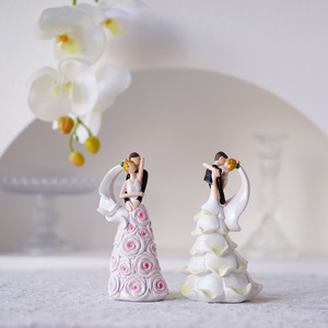 Figura Decorativa de Resina Romántica de Pareja al Estilo Europeo, Diseño Floral, Regalo de Boda, Adorno Artístico para el Hogar y Escritorio - Product Image 1