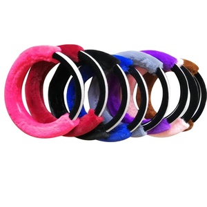 2023 Nouveau design bling bling couverture de <span class=keywords><strong>volant</strong></span> diamant <span class=keywords><strong>hiver</strong></span> fourrure <span class=keywords><strong>couvre</strong></span>-<span class=keywords><strong>volant</strong></span> - Product Image 2