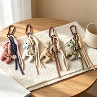 Pendentif en tissu fait main super mignon, motif animal de dessin animé, porte-clés tendance, accessoire de sac, charme adorable haut de gamme