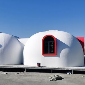 Maison moderne suspendue en frp, grande performance, pour un salon dans la neige - Product Image 2