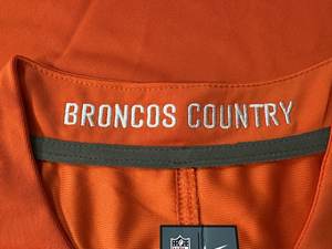 Оптовая продажа: Футболки для американского футбола (10 Дрейк Мей, 0 Гонсалес, 8 Диггс, 12 Накуа, 9 Уокер III, 11 Смит-Нджигба, 10 Бо Никс, 15 Бонитто) - Product Image 6