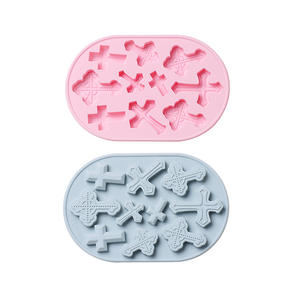 Vente chaude Moule en silicone personnalisable en forme de croix Outils de fabrication de glaçons Fabrication de bonbons et de chocolat Décoration de gâteaux Moule à gâteau en silicone - Product Image 6