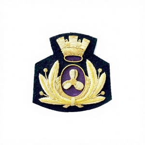 Badge de mode personnalisé brodé main en tissu toile de haute qualité, avec perles et épingle de sûreté, pour vêtements – Vente chaude - Product Image 1