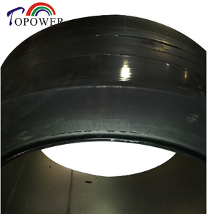 Pneu plein robuste 36x10x30 grand diamètre pour tracteur de <span class=keywords><strong>remorquage</strong></span> aéronautique et véhicules GSE d'aéroport - Product Image 2