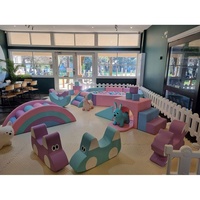 Aire de jeux douce intérieure confortable de haute qualité avec des jouets de jeu doux colorés équipement d'escalade doux pour le centre pour enfants