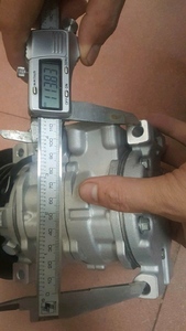 คอมเพรสเซอร์ a/c สำหรับ Hitachi ZX870-5 DS รถขุดรับประกันการระบายความร้อนที่สม่ำเสมอภายใต้การดำเนินงานที่มีน้ำหนักบรรทุกสูง - Product Image 3