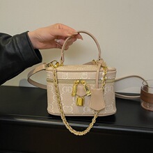 <span class=keywords><strong>Bolso</strong></span> de Mano Loumixer Guangzhou, Elegante y de Lujo, con Solapa Impermeable, Nueva Colección de Primavera, <span class=keywords><strong>Bolso</strong></span> Bandolera <span class=keywords><strong>Pequeño</strong></span> Resistente al Desgaste con Dos Asas - Product Image 3