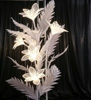 Bunga Lily Bulu Putih Organza Raksasa Buatan Desain Khusus dengan Lampu untuk Dekorasi Pesta Pernikahan