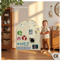 Tableau magnétique en MDF avec cadre en chêne Art Déco UCI, surface effaçable pour aimants numériques et lettres
