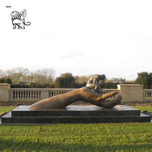 BLVE Custom Large Modern Art Garten dekoration Metall Abstrakt Nackter Mann Skulptur Bronzestatue Zum Sitzen auf der großen Hand - Product Image 6