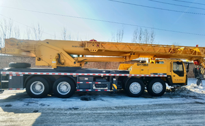 เครนรถบรรทุกมือสองสภาพดีเครื่องจักรยกของ QY70KC 70ตันรถเครนไฮดรอลิกเคลื่อนที่ได้จากจีน - Product Image 6