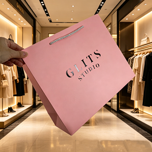 Bolsas de papel rosa mate al por mayor con asa de cordón retorcido, logotipo de marca impreso personalizado, bolsas de regalo de papel ecológico para tiendas de ropa de moda - Product Image 4
