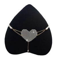 2026 Lingerie érotique pour femmes matures, string en forme de cœur, culotte bikini, chaîne de corps en strass, tanga pour femmes
