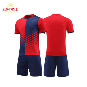 Kit da Allenamento Calcio Personalizzato all'Ingrosso per Adulti, Rosso Blu Nero Viola, con Uniforme Sublimata - Product Image 6