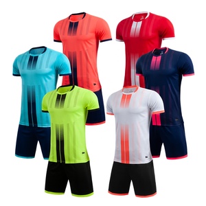 Uniformes de football design 2023 Kits d'entraînement de football unisexe pour les étudiants sportifs à porter pour l'entraînement de football - Product Image 1