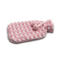 Bouteilles d'eau chaude en peluche avec logo personnalisé et housse douce à carreaux pour la thérapie thermique et le soulagement de la douleur
