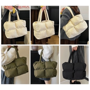 Sac à bandoulière pour femme en nylon rembourré de coton, couleur unie, style niche, nouvelle collection 2026, toutes saisons, grande capacité, sac de transport type oreiller - Product Image 3