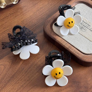 กิ๊บติดผมรูปดอกไม้ยิ้ม สำหรับผู้หญิง ใช้ได้หลายแบบ สำหรับฤดูร้อน - Product Image 2