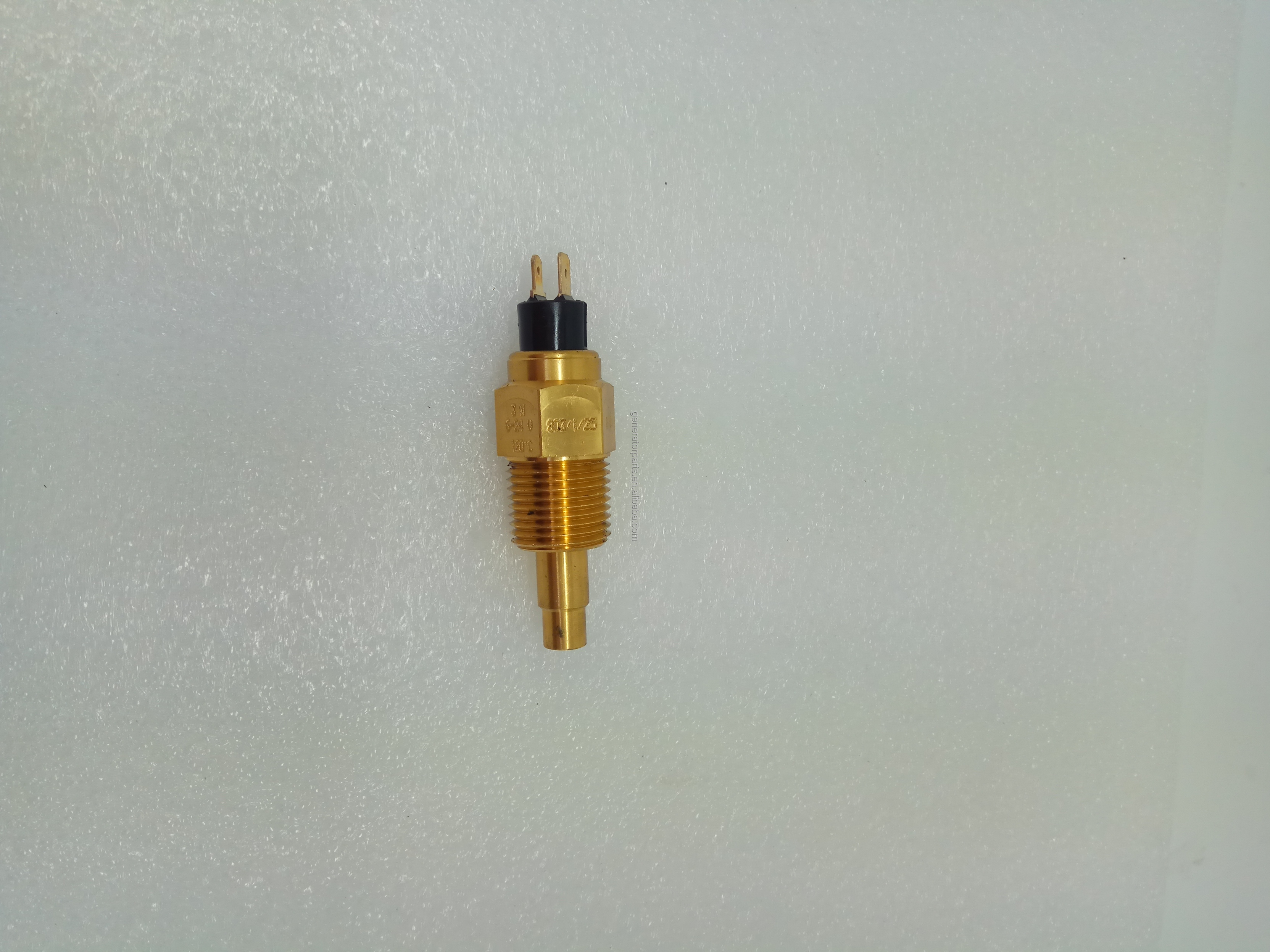 VDO Sensore Temperatura Refrigerante Motore 323-803-001-004D - Ricambio Auto