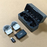 DJI Mic Mini 2S Microphone Lavalier Sans Fil, Enregistrement Interne 32 bits Float, 14,5 Go, Réduction de Bruit IA, 4 Canaux, 12g, 400m, 48H, Vlog, Interview, Podcast