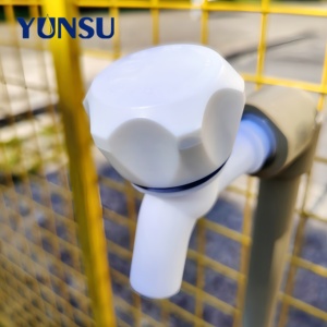 ก๊อกน้ำพลาสติกสำหรับอ่างล้างจานยี่ห้อ YUNSU แบบสองทางออก สีขาว พร้อมวาล์วเปลี่ยนอะไหล่ รับประกัน 2 ปี ดีไซน์ทันสมัย รุ่น 75 - Product Image 4