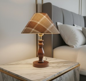 Lampe de table sur base en bois, abat-jour à motif écossais, LED blanc chaud 2700K, style minimaliste, commande tactile, IRC 90, alimentée par batterie pour veilleuse - Product Image 5