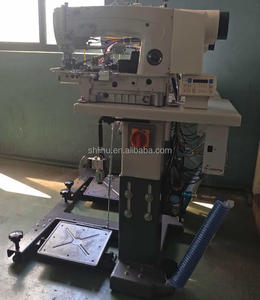 <span class=keywords><strong>Machine</strong></span> à ourler industrielle automatique haute vitesse pour la couture des ourlets de jeans et de pantalons - Product Image 3