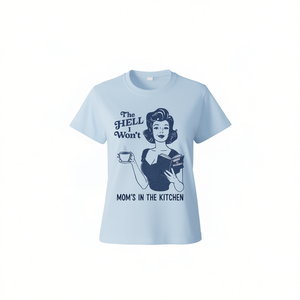 T-Shirt rétro pour femmes, manches courtes, col rond, 100% coton, imprimé Vintage, citation féministe, maman est dans la cuisine - Product Image 1