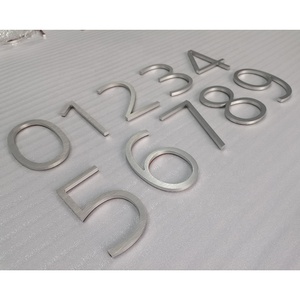 Plaque de numéros d'adresse extérieure autocollante en aluminium brossé massif - Product Image 1