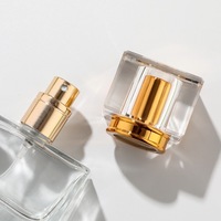 Vente en gros Vide Carré Clair 30 ml Parfum Parfum Deluxe Rechargeable Carré Vaporisateur Flacon en verre avec boîte