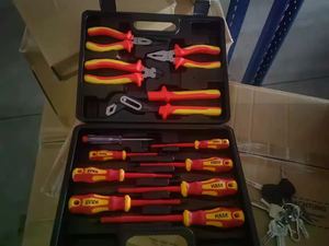 25-piece VDE Insulated Tool <b>Set</b> With Multi-function Electrician's Pliers and Insulated Screwdriver for New Energy Vehicle Repair - Product Image 4