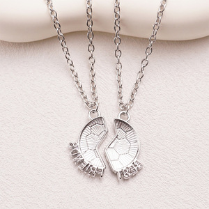 Collier BFF « Meilleurs amis <span class=keywords><strong>pour</strong></span> toujours » tendance - Pendentif <span class=keywords><strong>lettre</strong></span> en forme de ballon de football, bijoux <span class=keywords><strong>d</strong></span>'amitié sur le thème du soccer, cadeau créatif - Product Image 4