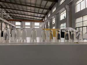 Préforme en PET plastique, préforme de bouteille PET à col court pour machine de moulage par injection de bouteilles d'eau - Product Image 2