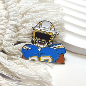 עיצוב מותאם אישית זהב לבן תג בד סיכות מותאם אישית לוגו מתכת סיכת אמייל רך - Product Image 5