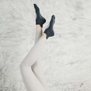 Custom logo 5 Toes Non slip Ballet Dance Socks Solid Color Cotton Professional Sports <b>Pilates</b> Yoga Socks Good Grip for Women - Product Image 5