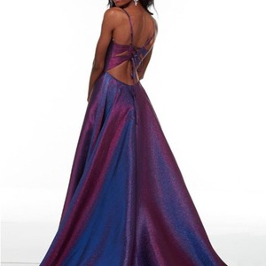 V Neck Spaghetti Strap Long Evening Gown With Slit Elegant Formal Dress For Banquets And Events - Product Image 2
