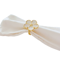 Nouveaux anneaux de serviette en alliage de zinc écologiques plaqués or en forme de fleur, en stock pour les mariages et les événements