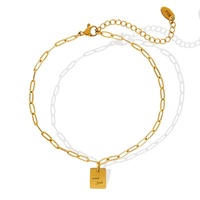 Bracelet de cheville en fer pour femme, design géométrique, tendance et polyvalent, avec pendentif carré porte-bonheur et inscription « Good Luck »