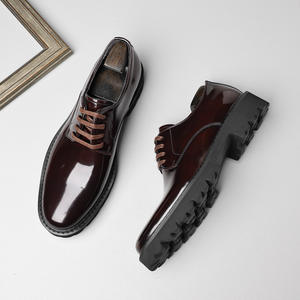 Chaussures en cuir élégantes pour hommes, décontractées et formelles, en cuir de vache véritable, surface vernie brillante, mocassins - Product Image 4