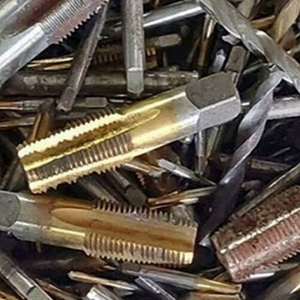 Déchets d'inserts en carbure de tungstène de haute qualité, formes et tailles variées pour outils de machine, coupe efficace, alliage dur, origine France, 50 kg - Product Image 1