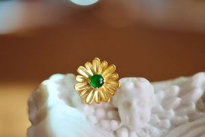 Xinfly Fashion Jewelry 18K Gold and White Natural Diamond Bee and Flower Make up One <b>Set</b> Ear <b>Stud</b> - Product Image 3