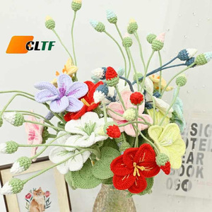 Regalo unico per le vacanze <span class=keywords><strong>di</strong></span> San Valentino con fiori artificiali fatti a mano piccola <span class=keywords><strong>fragola</strong></span> aperta a tulipano all'uncinetto - Product Image 4