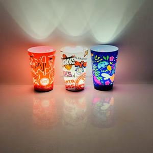 RICHSHINING Fournisseur d'usine Gobelets lumineux Logo personnalisé Gobelet LED activé par l'eau Gobelets à boisson pour boîte <span class=keywords><strong>de</strong></span> <span class=keywords><strong>nuit</strong></span> - Product Image 3