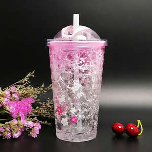 Gobelet à café en plastique PE à double paroi de 18 oz avec couvercle et paille, design pratique à ouvrir, matériaux écologiques recyclables, logo personnalisé, soucoupes - Product Image 2