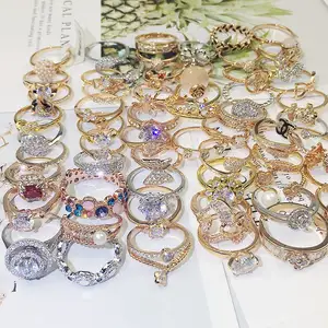 anello delle donne in oro rosa di strass Suppliers-Anelli da donna in oro 18 carati con zircone in oro rosa con design di lusso a buon mercato