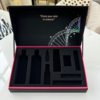 Boîte cadeau en papier magnétique rigide avec logo personnalisé et insert en mousse EVA pour kit de soins de beauté, emballage à rabat pour ensemble cosmétique de marque